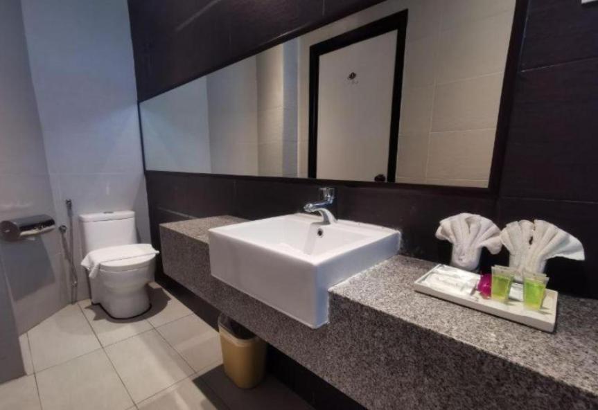 Amansari Residence Resort Johor Bahru Bagian luar foto